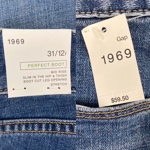 Gap 1969 NWT Boot Cut Mid-Rise Jeans. Size 31/12r - Picture 8 of 8